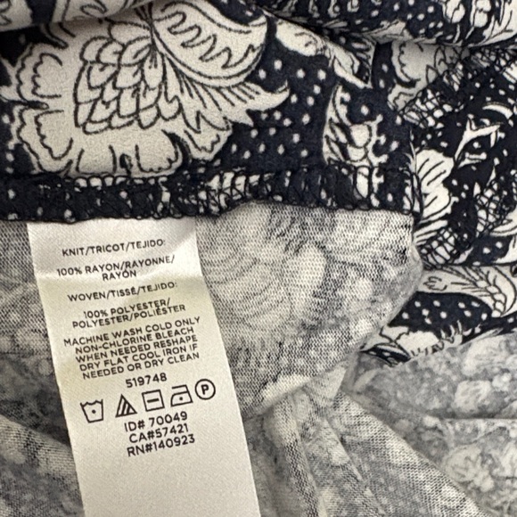 LOFT Black and White Floral Long Sleeve Blouse Size Small - Picture 8 of 8